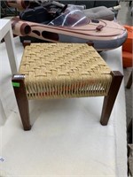 WOVEN OTTOMAN WITH WOOD LEGS