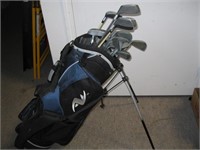 Set of Right Hand  Golfclubs in Golf Bag