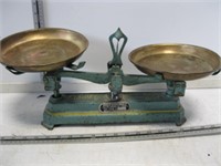 Antique Table Top Scale