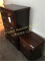 BROYHILL WOOD 5 DRAWER CHEST & NIGHTSTAND