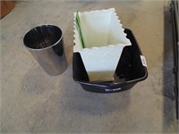 (2) Trash Cans & Wash Tub