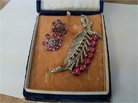 Vintage pin and earring set in velvet case