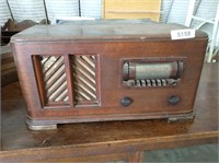 Airline Wood Case Push Button Radio