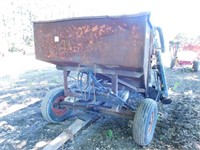 TURNCO GRAVITY WAGON ON JD GEAR