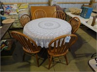 Round Oak Table w/6 Chairs and Extra Leaf