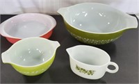 4 Pieces of Vintage Pyrex