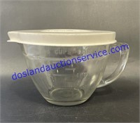Pampered Chef 4 Cup Measuring Cup & Lid