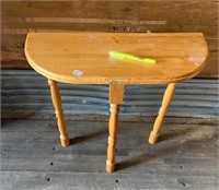 WOOD D TABLE
