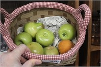 BASKET WITH ARTIFICIAL APPLES