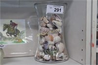 VASE WITH SHELLS