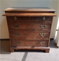 Four Drawer Dresser w/ Pull-out Shelf