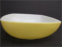 Pyrex bowl, 2 1/2 Qt A-14