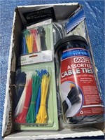 FLAT OF MIX CABLE / GARDEN TIES 600 PC SET