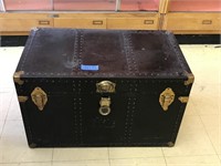 Trunk with Tray Insert