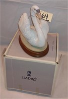 Lladro swan with stand in box, 7" x 8"