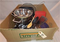Container of kitchenware