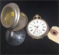 Lot of vintage men's/women's pocket watches in a