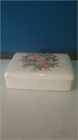 Porcelain dresser box with flowers on lid