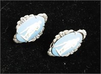 WEDGWOOD SCREW BACK EARRINGS SET IN STERLING