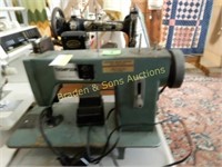 VINTAGE THOMPSON SEWING MACHINE IN WORKING