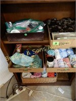 GROUP OF ASSORTED SEWING SUPPLIES AND LINENS.
