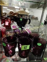 GROUP OF 6 GRAPE GLASSES WITH PITCHER AND
