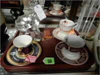 TRAY OF ASSORTED DECORATIVE ITEMS INCLUDING