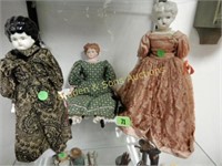 GROUP OF 3 PORCELAIN COLLECTIBLE DOLLS.