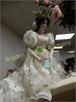 CONTEMPORARY PORCELAIN WEDDING DAY DOLL.
