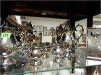 GROUP OF ASSORTED SILVER PLATE ITEMS.