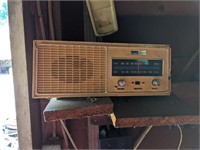 Vintage Montgomery Ward Airline AM/FM Radio