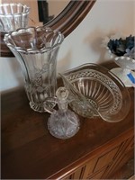 Lot of elegant glass items