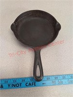 Griswold no. 3 cast iron pan