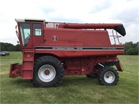 International 1440 Combine