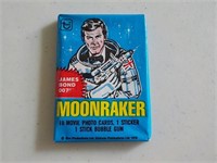1979 Topps James Bond Moonraker pack