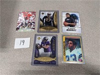 SELECTION OF 5 SPORTS CARDS