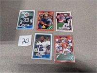 SELECTION OF 5 SPORTS  CARDS