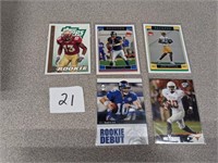 SELECTION OF 5 SPORTS CARDS