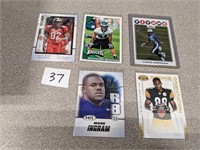 SELECTION OF 5 SPORTS  CARDS