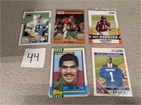 SELECTION OF 5 SPORTS  CARDS