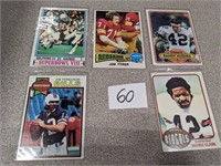 SELECTION OF 5 SPORTS CARDS