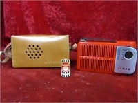 Vintage Motorola Pixie Radio. w/case.