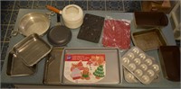 Cake, Bundt & Baking Pans & Fondu Pot