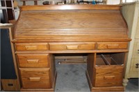 Vintage Roll Top Desk missing a Drawer 45 1/2 x 55
