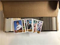 Lot of 500 Baseball trading cards