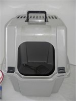 Cat Litter box enclosed with scooper