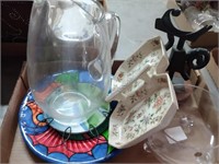 FLAT OF VINTAGE DISHES
