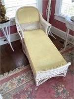 WHITE WICKER LOUNGE WITH CUSHION
