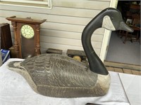 VINTAGE WOOD CARVED GOOSE WITH WEIGHT