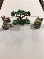 2 Easter figures & tree